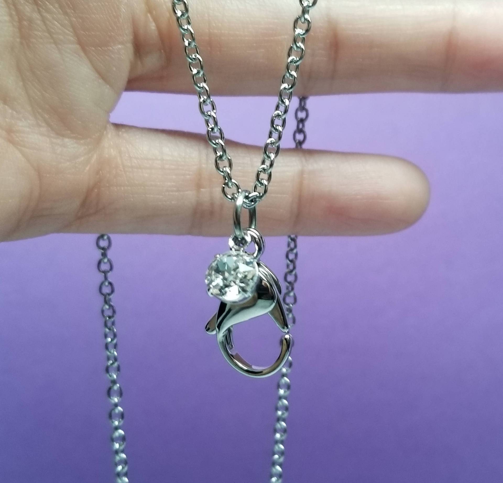Halskette-Ring-Halter Mit Swarovski-Kristall Und Verschluss, Anlaufgeschütztes, Hypoallergenes Schlüsselband Für Verlobung, Hochzeit, Geburtstag Halskette-Ring-Halter Mit Swarovski-Kristall Und Verschluss, Anlaufgeschütztes, Hypoallergenes Schlüsselband Für Verlobung, Hochzeit, Geburtstag von Crafteebugg