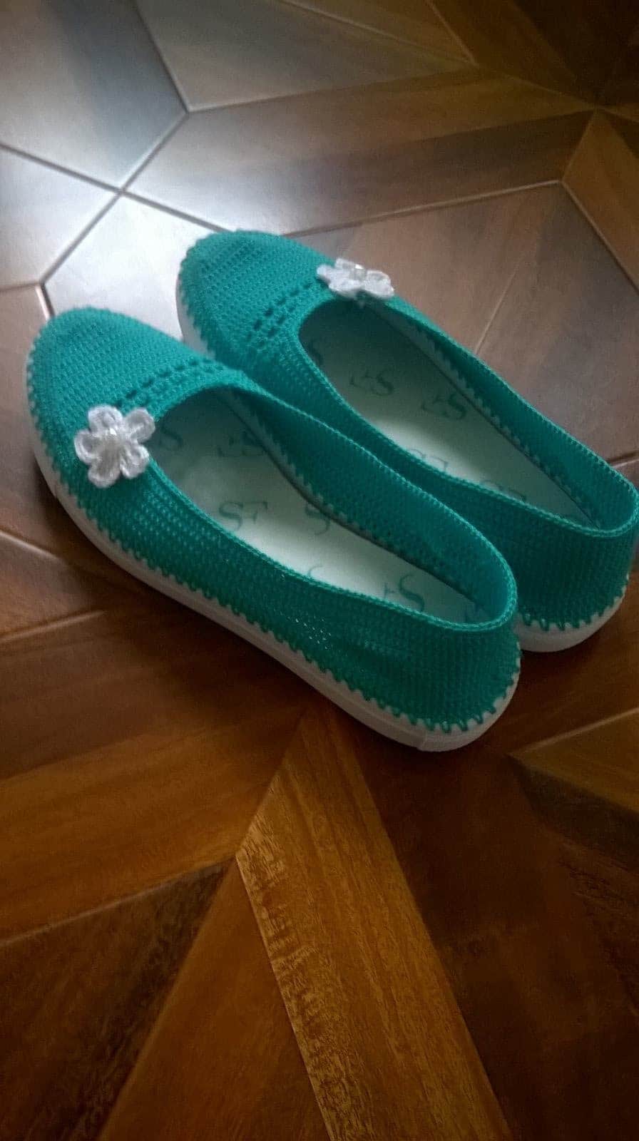 Crochet Crafterly Espadrilles, Blau & Weiß, Weiße Blume Crochet Crafterly Espadrilles, Blau & Weiß, Weiße Blume von CrafterlyShoes