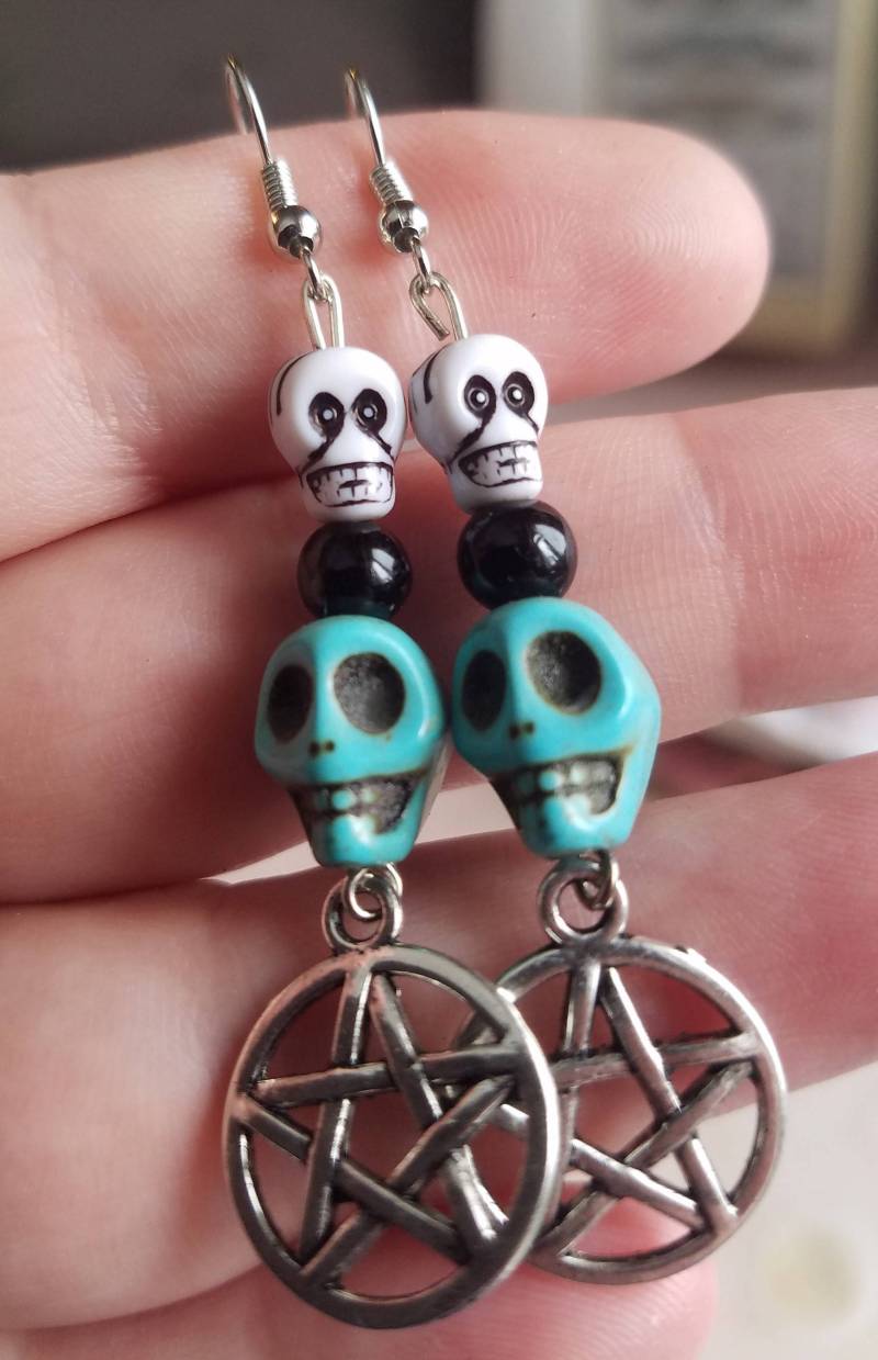 Blau Schädel Pentagramm Handgefertigte Ohrringe Gothic Halloween Schmuck Schönes Geschenk von CraftsByMissAmira