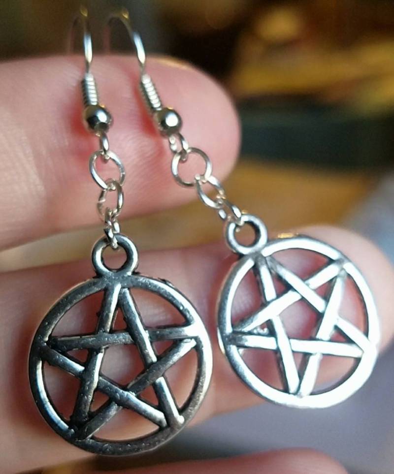 Pentagramm Ohrringe Gothic Halloween Süße Geschenkidee Pentagramm Ohrringe Gothic Halloween Süße Geschenkidee von CraftsByMissAmira
