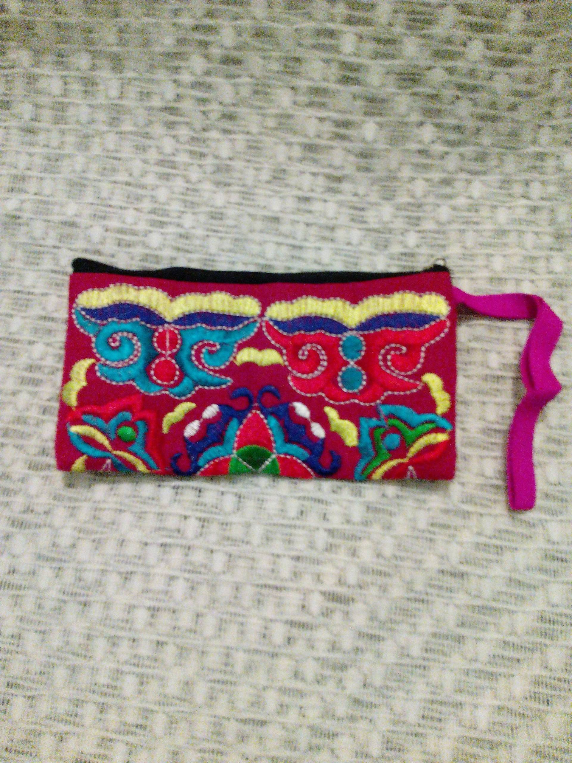 Handgemachte Bestickte Geldbörse | Pink von CraftsNJewellery