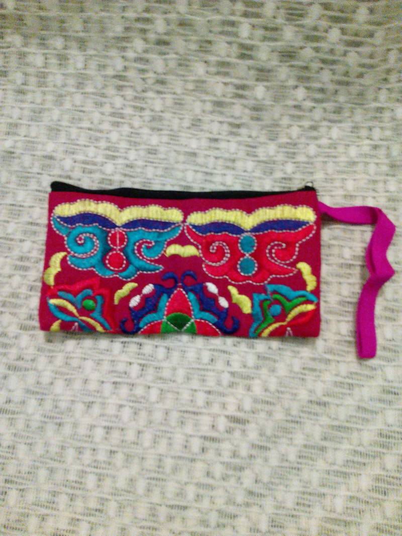 Handgemachte Bestickte Geldbörse | Pink von CraftsNJewellery