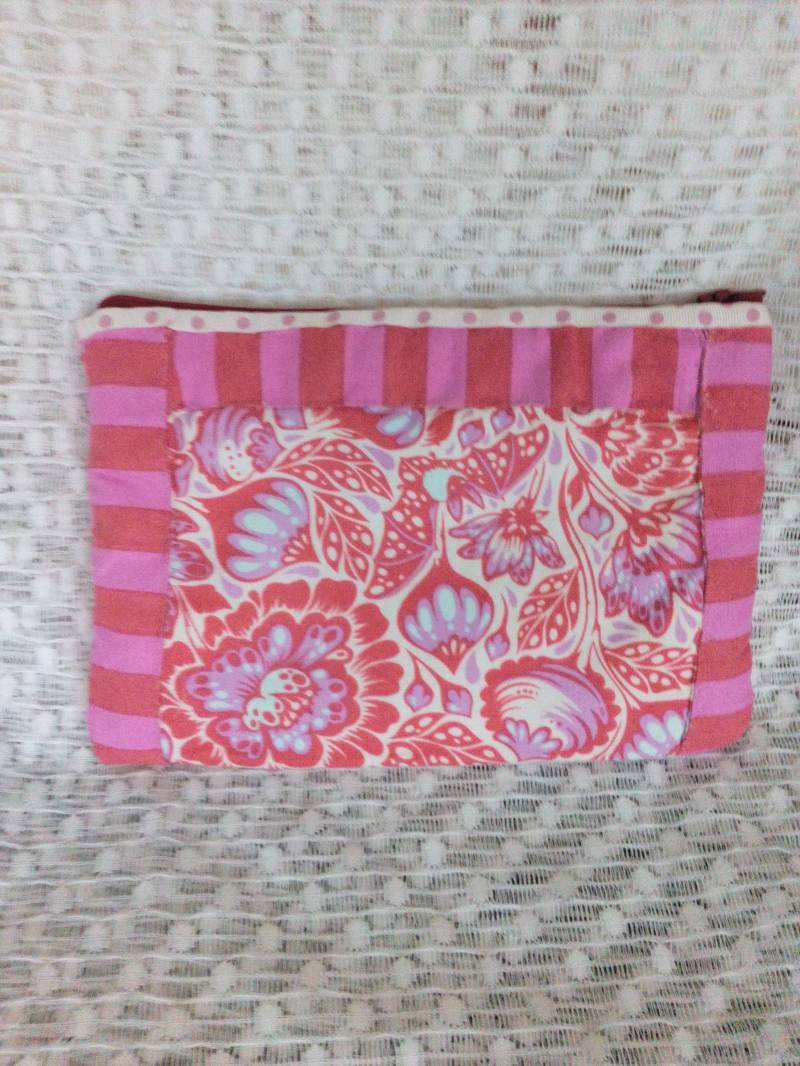 Handgemachte Gesteppte Flowery Geldbörse Oder Schminktasche von CraftsNJewellery