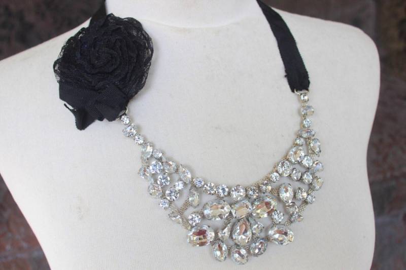 Applikation Mit Strasssteinen /Borte /Nähzubehör/1 Stück Und Blume von CraftsWarehouseHub