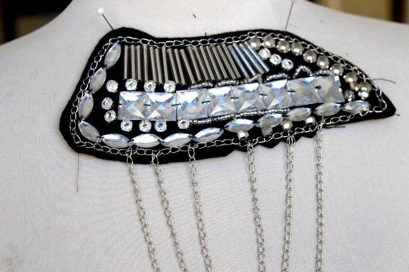 Aufnäher/Sehr Süße Schwarze Perlenapplikation Mit Silberfarbener Kette Nähzubehör von CraftsWarehouseHub