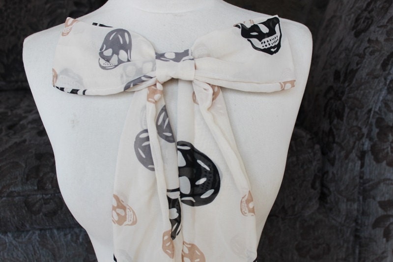 Chiffon Schleife Applikation Mit Totenkopf-Print von CraftsWarehouseHub