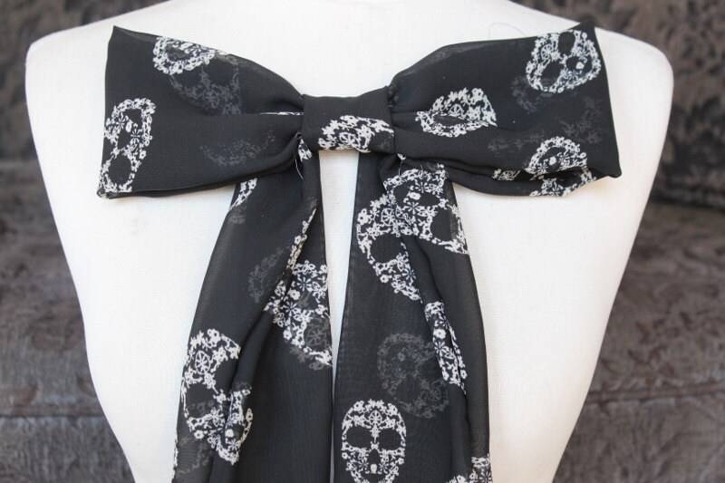 Chiffon Schleife Applikation Mit Totenkopf-Print von CraftsWarehouseHub