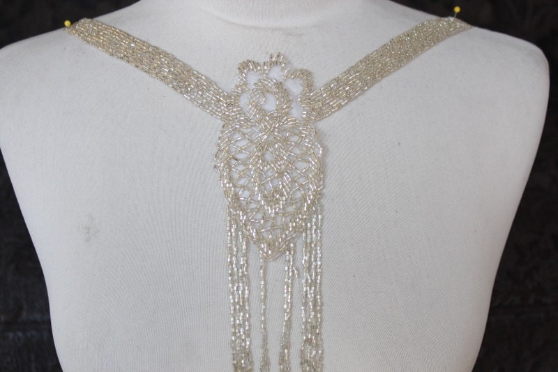 Cute Gestickt Und Perlen Applikation 12 Zoll Um Den Hals 10 Breit Von Der Mitte Bis Zur Unterseite 2 1/2 von CraftsWarehouseHub