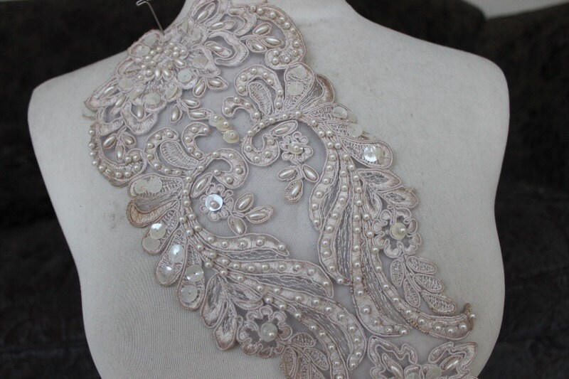 Cute Gestickt Und Perlen Organza Blume Applikation Elfenbein Farbe 1 Stück Auflistung Maße 14 1/2 Zoll Lang 5 Breit von CraftsWarehouseHub