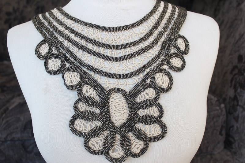 Elfenbein Farbe Niedlich Bestickt Applikation 1 Stück Auflistung von CraftsWarehouseHub