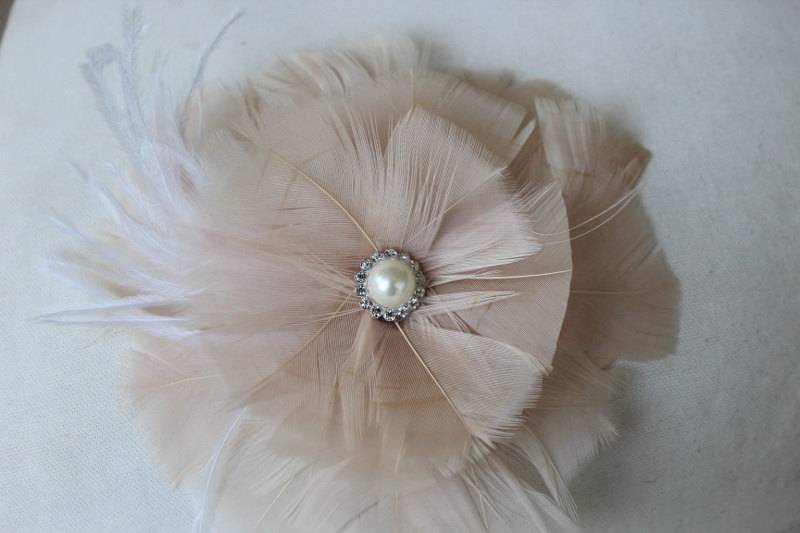 Feder Applikation Creme Farbe von CraftsWarehouseHub