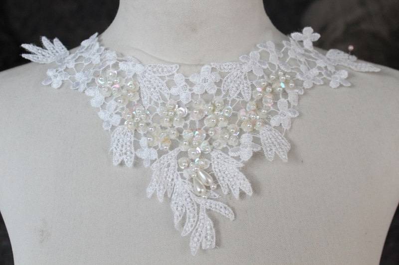 Niedlich Bestickt Und Perlen Applikation, Die Weiße Farbe von CraftsWarehouseHub