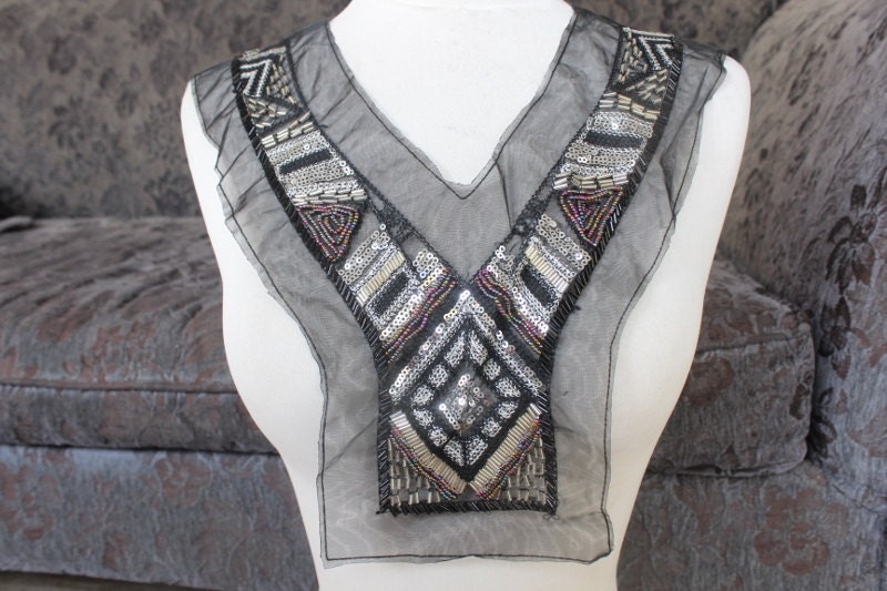 Niedlich Bestickt Und Perlen Applikation 1 Stück Angebot von CraftsWarehouseHub