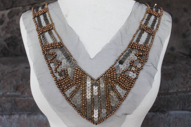 Niedlich Bestickt Und Perlen Applikation 1 Stück Angebot von CraftsWarehouseHub