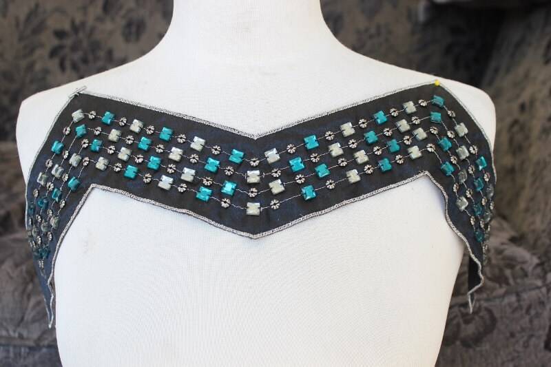 Niedlich Bestickt Und Perlen Applikation 1 Stück Angebot von CraftsWarehouseHub