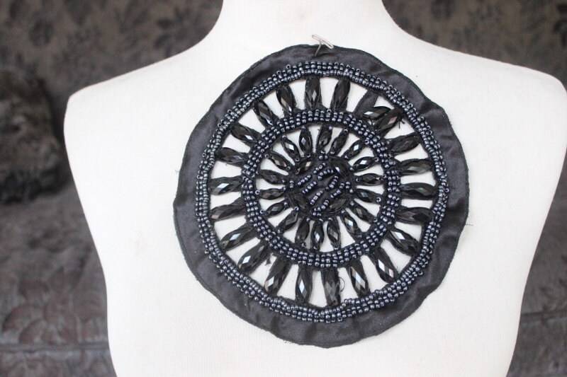 Niedlich Bestickt Und Perlen Applikation 1 Stück Angebot von CraftsWarehouseHub