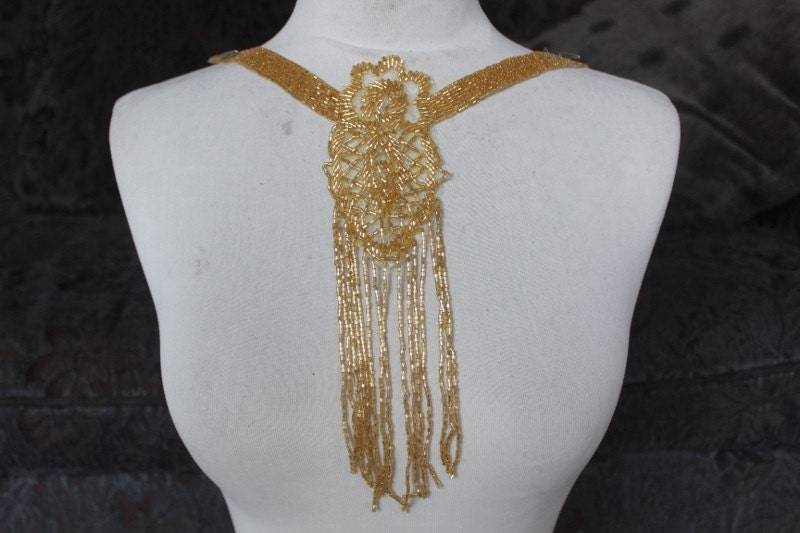 Niedlich Bestickt Und Perlen Applikation Gold Farbe 1 Stück Angebot von CraftsWarehouseHub