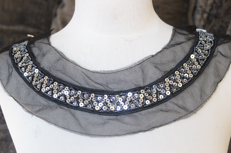 Niedlich Bestickt Und Perlen Applikation Mit Pailletten 1 Yard Angebot von CraftsWarehouseHub