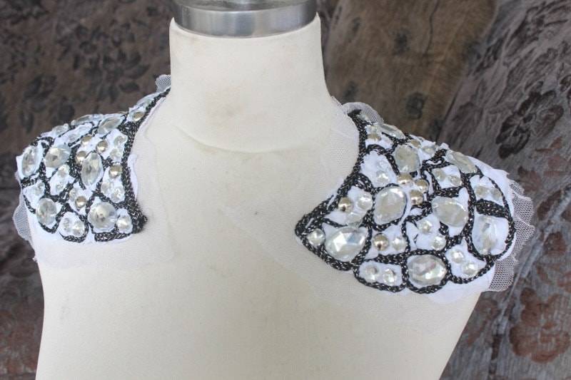 Niedlich Bestickt Und Perlen Applikation Mit Strass 2 Stück Angebot Niedlich Bestickt Und Perlen Applikation Mit Strass 2 Stück Angebot von CraftsWarehouseHub