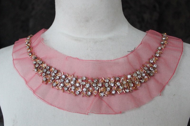 Niedlich Bestickt Und Perlen Applikation Mit Strass Niedlich Bestickt Und Perlen Applikation Mit Strass von CraftsWarehouseHub