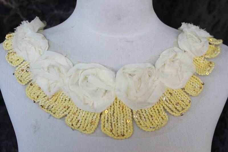 Niedlich Bestickt Und Perlen Applikationen Farbe von CraftsWarehouseHub