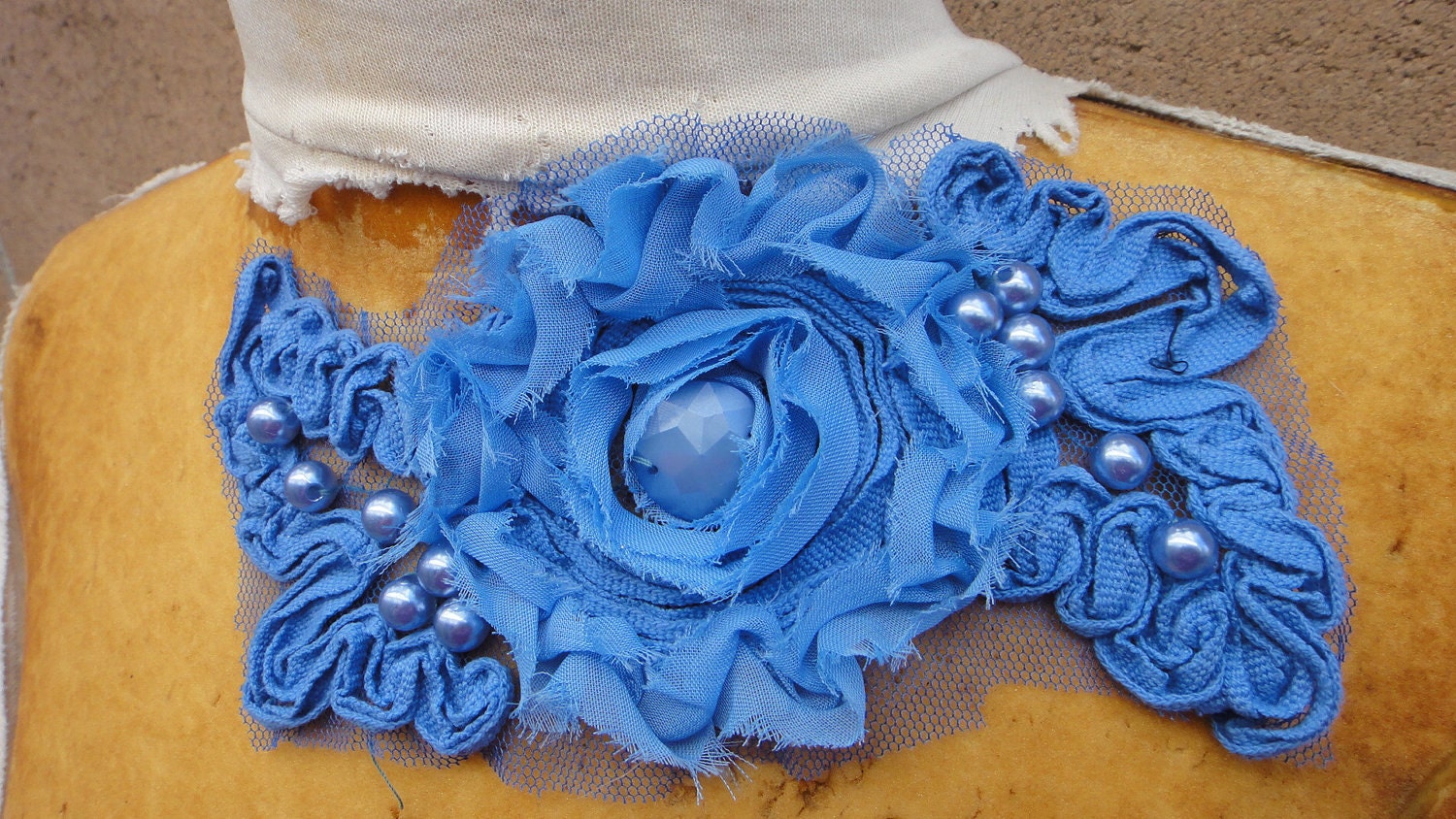 Niedlich Bestickt Und Perlen Chiffon Blumen Applikation Blaue Farbe Niedlich Bestickt Und Perlen Chiffon Blumen Applikation Blaue Farbe von CraftsWarehouseHub