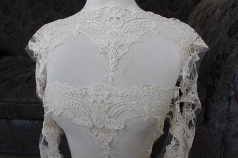 Niedliche Bestickte Borte in Elfenbeinfarbe 1 Yard Listing von CraftsWarehouseHub