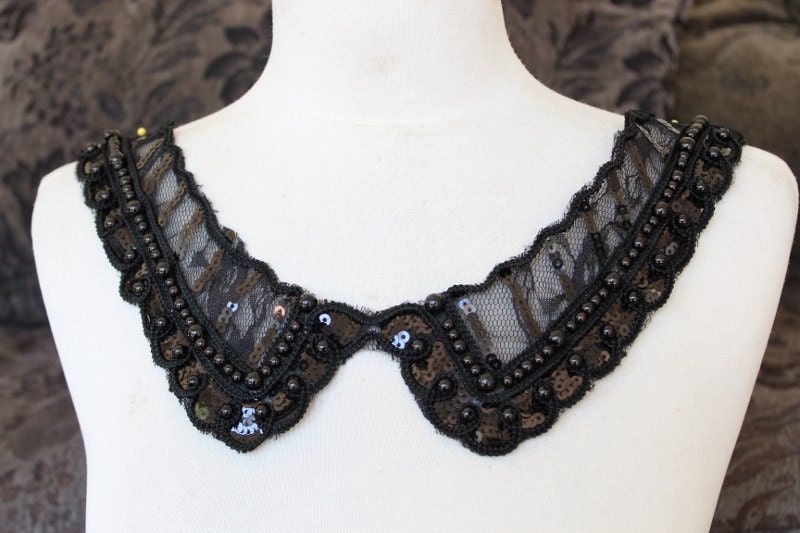 Niedliche Bestickte Und Mit Perlen Verzierte Applikation 1 Stück in Schwarzer Farbe von CraftsWarehouseHub