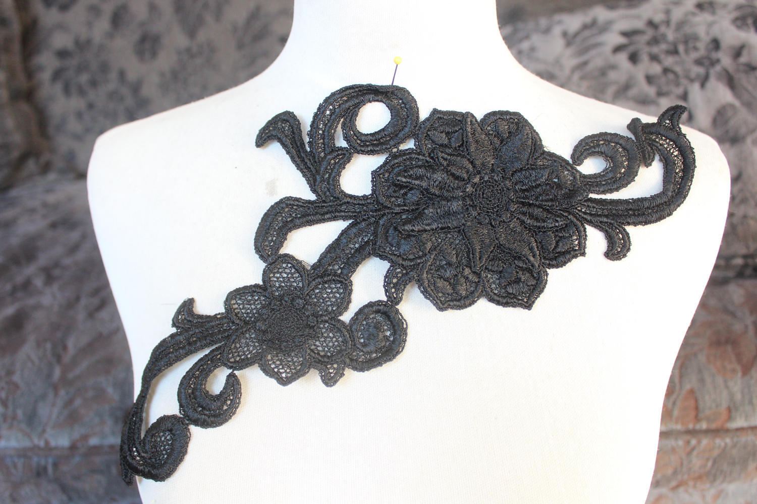 Niedliche Blume Venedig Applikation Schwarz 1 Stück von CraftsWarehouseHub