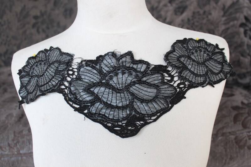 Niedliche Gestickte Blume Applikation Blak Farbe 1 Stück Angebot von CraftsWarehouseHub