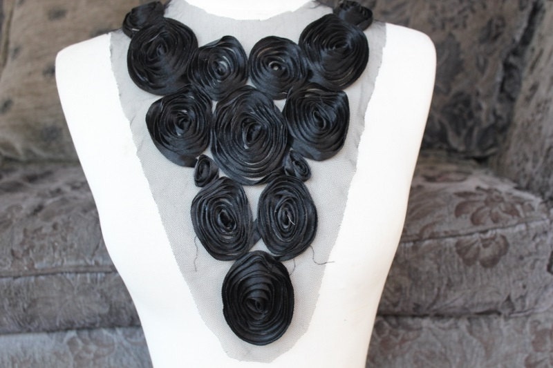 Niedliche Gestickte Blume Applikation Schwarze Farbe 1 Stück von CraftsWarehouseHub