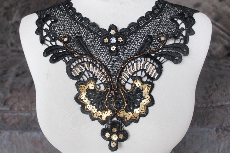 Niedliche Perlenapplikation Mit Pailletten Schwarze Farbe 1 Stück Auflistung 18 cm Breit Am Hals 3 An Der Schulter von CraftsWarehouseHub