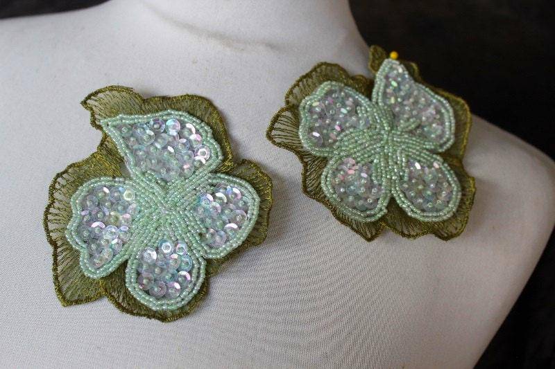 Niedliche Perlenbesetzte Und Gestickte Blumenapplikation, 2 Stück Mit Einem Durchmesser Von 8, 5 X 10 cm von CraftsWarehouseHub