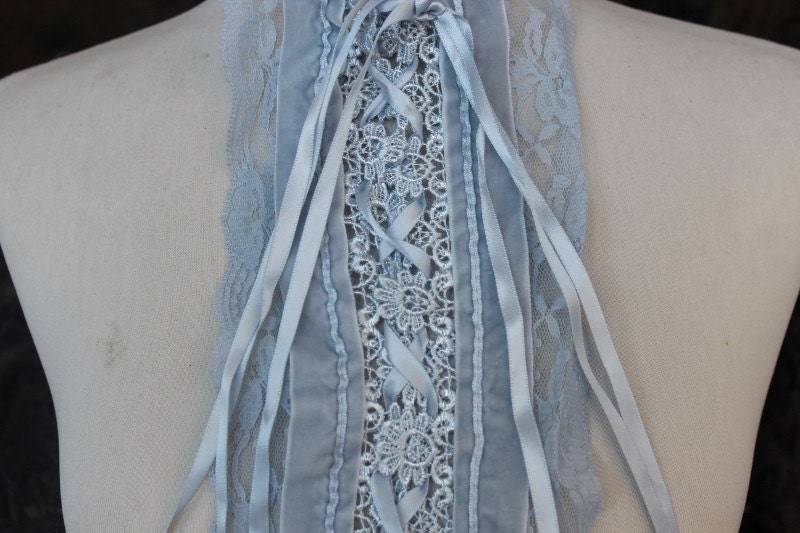 Niedliche Spitzenapplikation 1 Stück in Hellblau von CraftsWarehouseHub