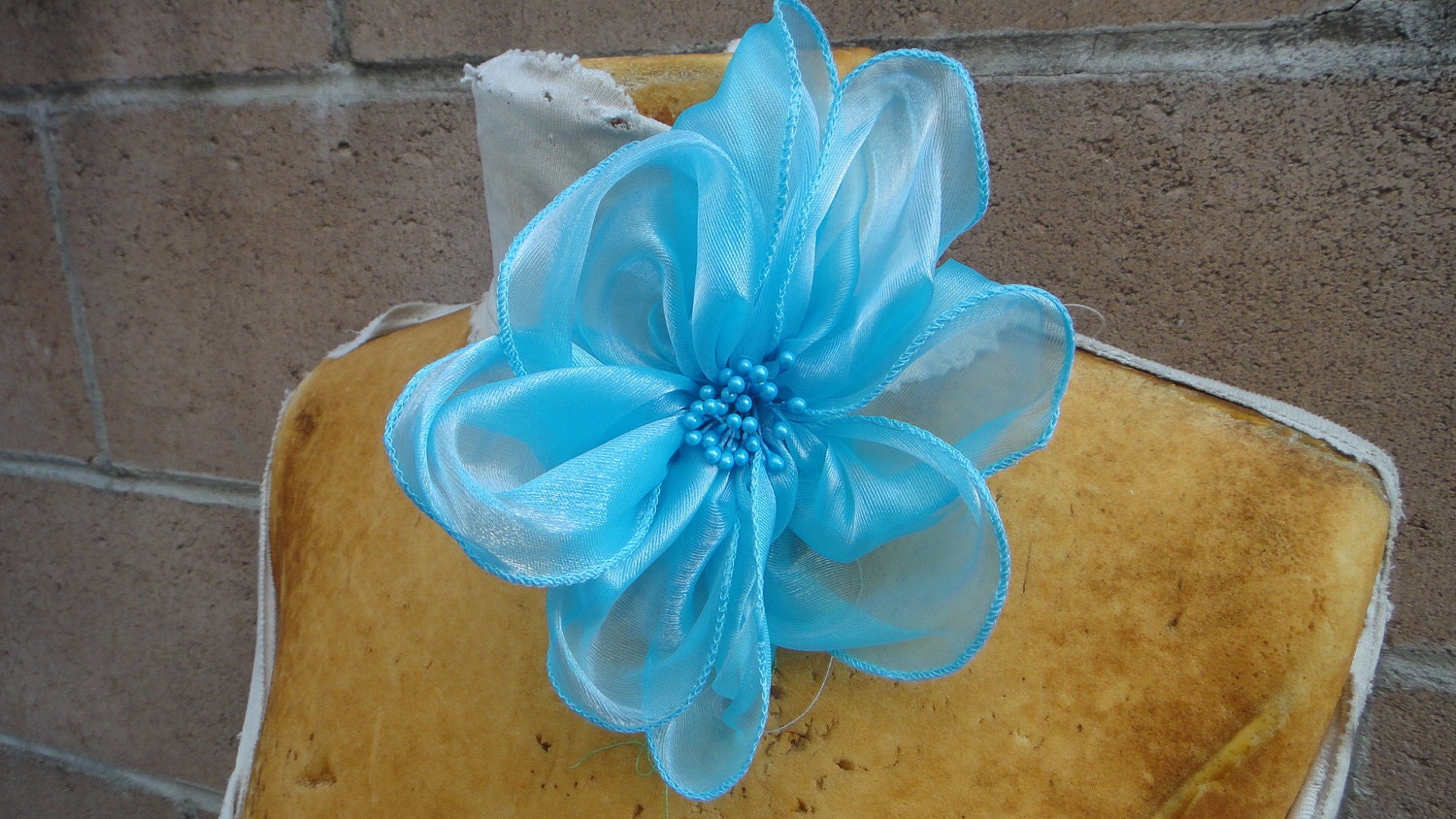 Niedlichen Organza Blume 1 Stück Angebot 4 Zoll Breit von CraftsWarehouseHub