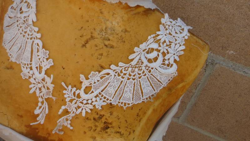 Off White Farbe Applikation Trimmen/Cute Venedig Elfenbeinfarbe 2 Stück 28 cm Lang 1/2 Breit in Der Mitte von CraftsWarehouseHub