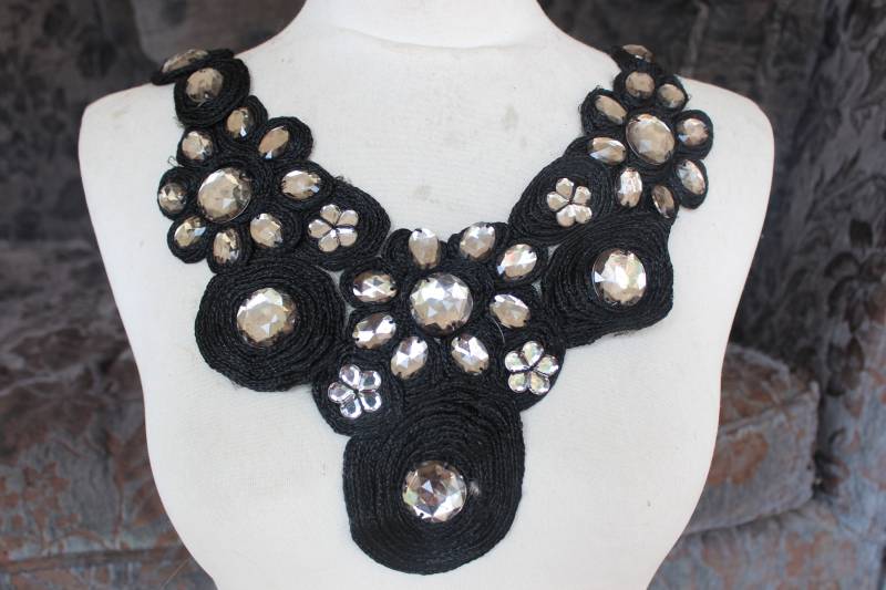 Süße Bestickt Und Perlen Applikation 1 Stück Angebot von CraftsWarehouseHub