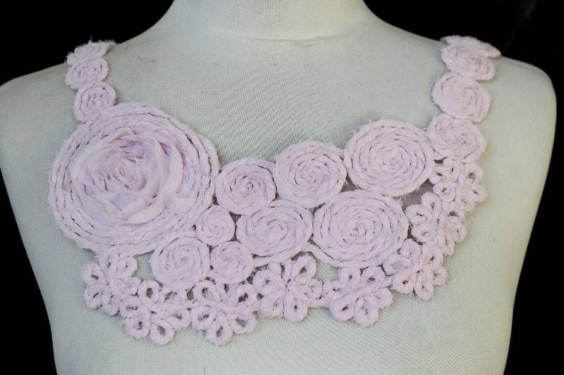 Süße Bestickte Chiffon-Applikation in Babyrosa, 1 Stück Im Angebot von CraftsWarehouseHub