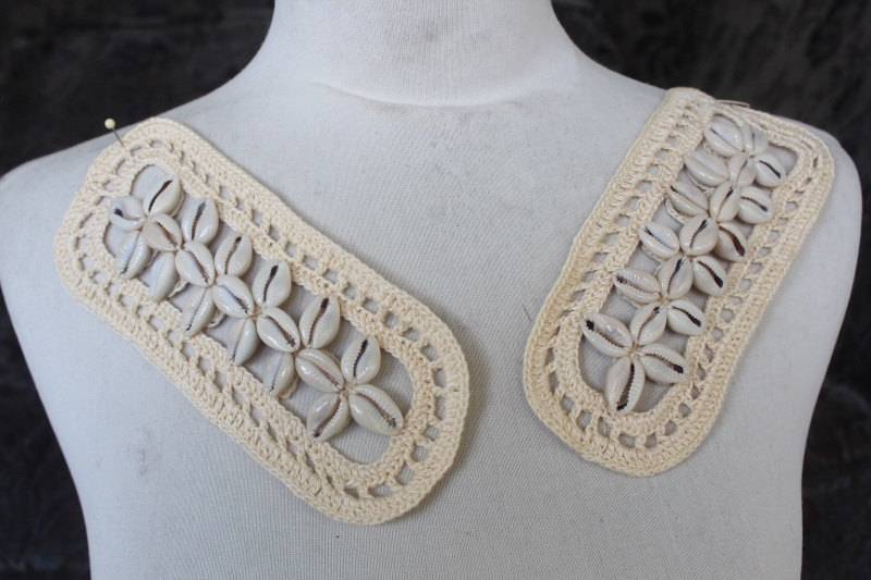 Süße Bestickte Und Perlen Applikation Elfenbein Farbe 2 Pic Auflistung von CraftsWarehouseHub