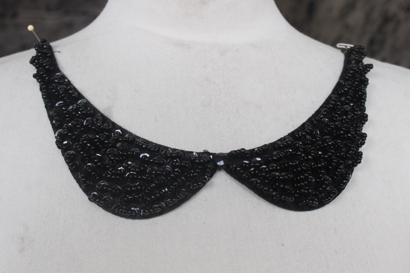 Süße Bestickte Und Perlen Applikation Schwarz Farbe von CraftsWarehouseHub