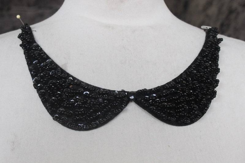 Süße Bestickte Und Perlen Applikation Schwarz Farbe von CraftsWarehouseHub