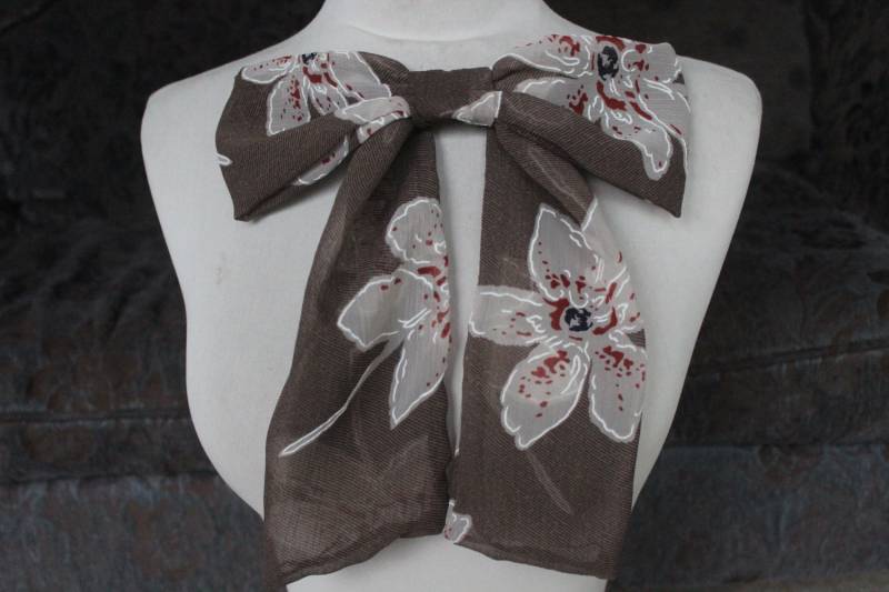 Süße Chiffon Schleife Mit Blumen-Print von CraftsWarehouseHub