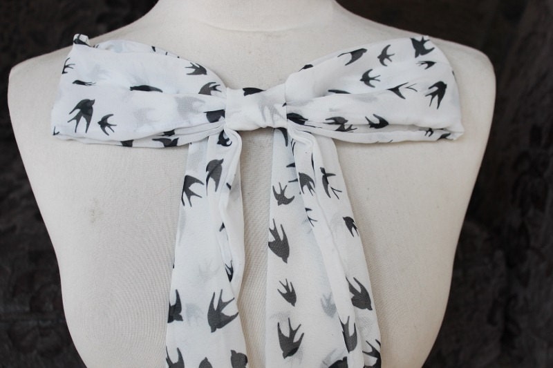 Süße Chiffonschleife Mit Vogelaufdruck von CraftsWarehouseHub