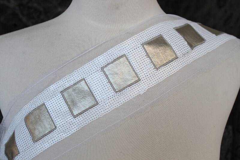 Süße Gestickte Applikationen Mit Sequenz 1 Stück Angebot 17 Zoll Lang 2 1/2 Breit Nur Pailletten Teil von CraftsWarehouseHub