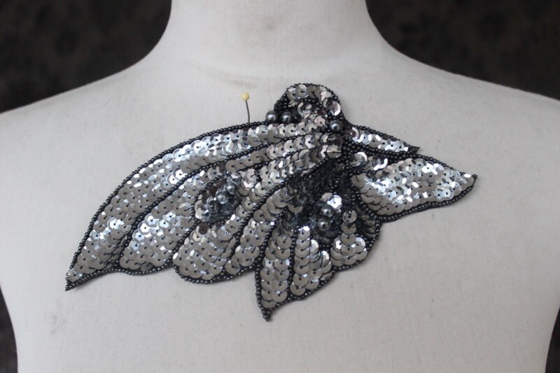 Süße Perlen Und Gestickte Applikationen Mit Sequenz 1 Stück Angebot 7 1/2 Zoll Lang 4 1/4 Breit von CraftsWarehouseHub