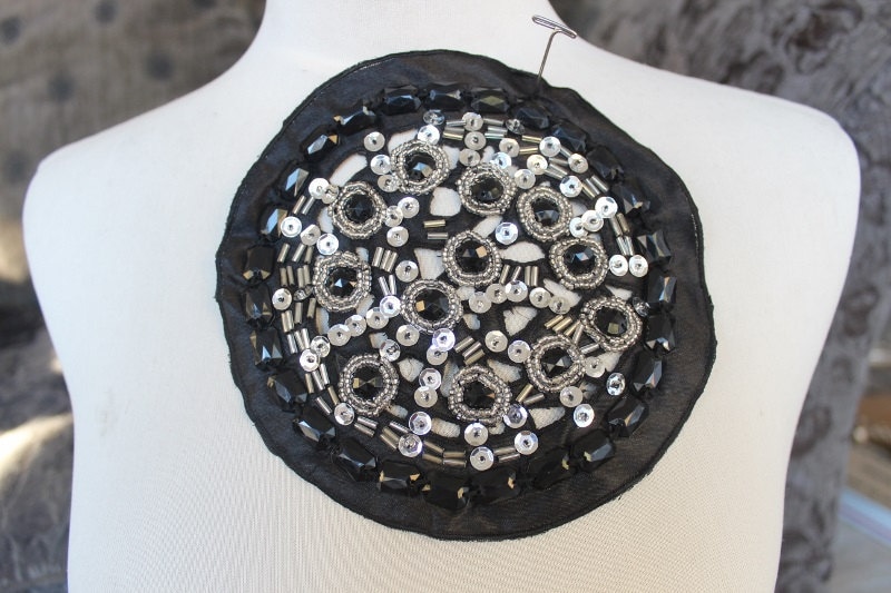 Süße Perlen Und Gestickte Applikationen Mit Sequenz 1 Stück Angebot von CraftsWarehouseHub