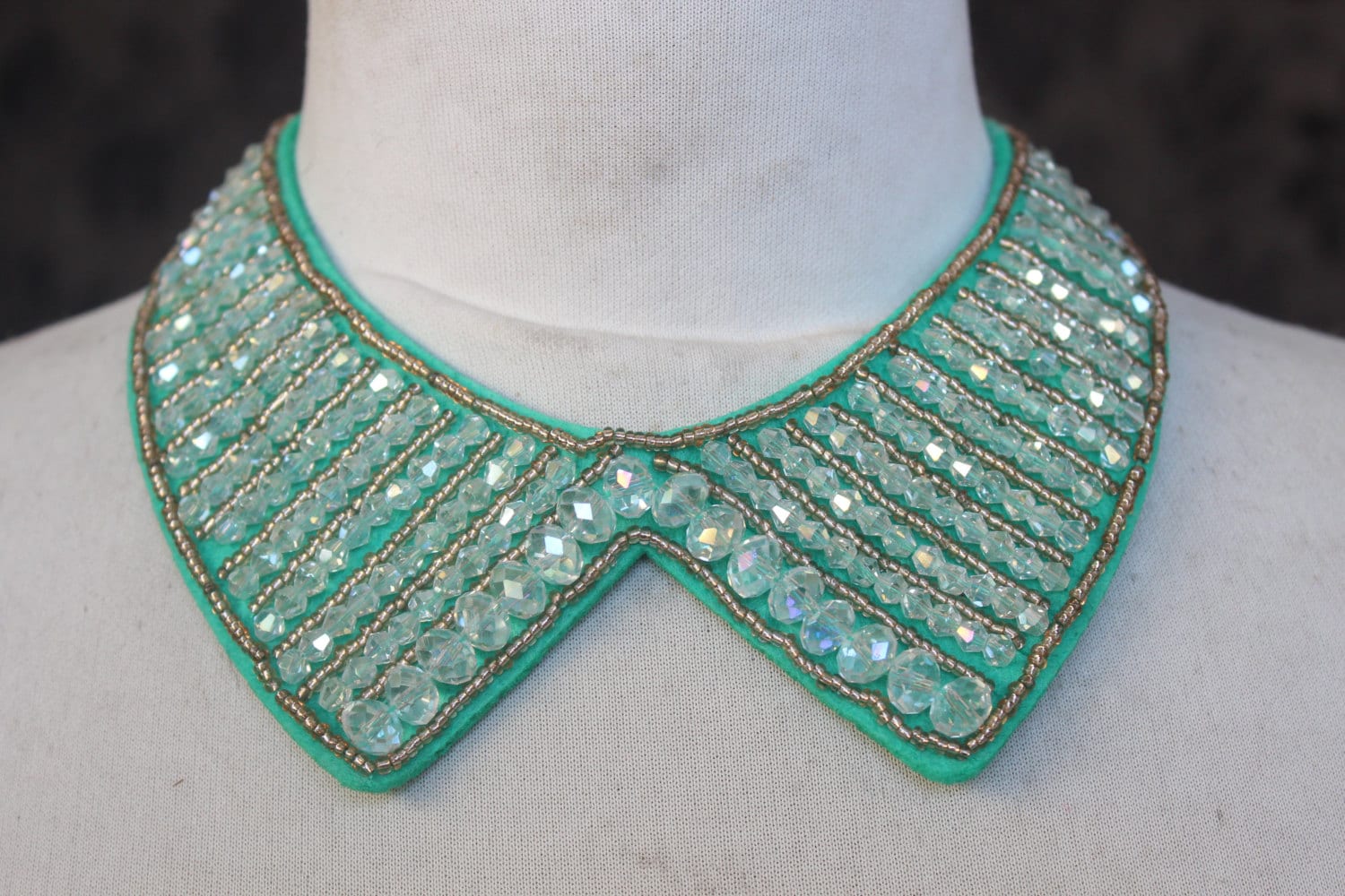 Süße Perlen Und Gestickte Applikationen von CraftsWarehouseHub