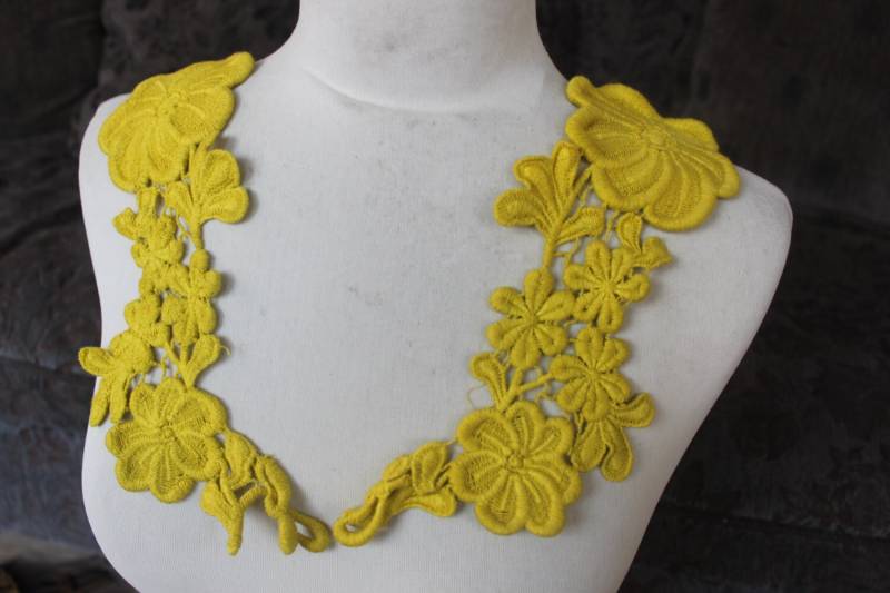 Süße Venedig Applikation 2 Stück Angebot von CraftsWarehouseHub