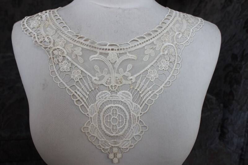 Süße Venedig Applikation Elfenbein Farbe 1 Stück Angebot von CraftsWarehouseHub