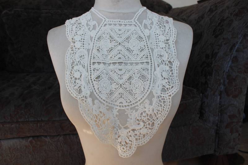 Süße Venedig Applikation Weiße Farbe 1 Stück Angebot von CraftsWarehouseHub